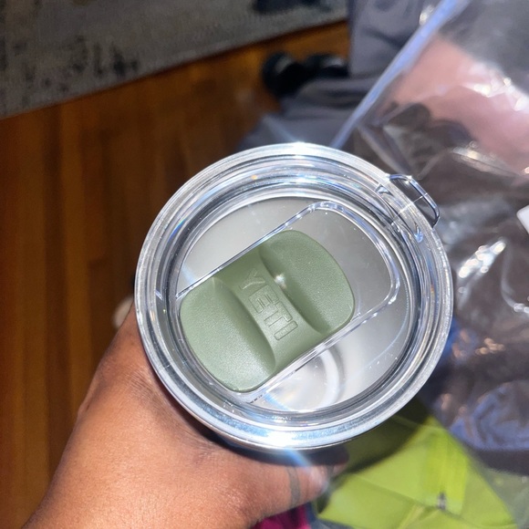 YETI Car/ Travel Mug - Picture 2 of 4